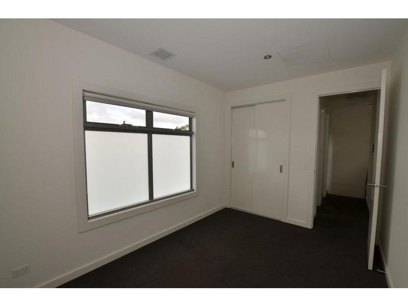 2/3 Montgomery Street, Maidstone VIC 3012