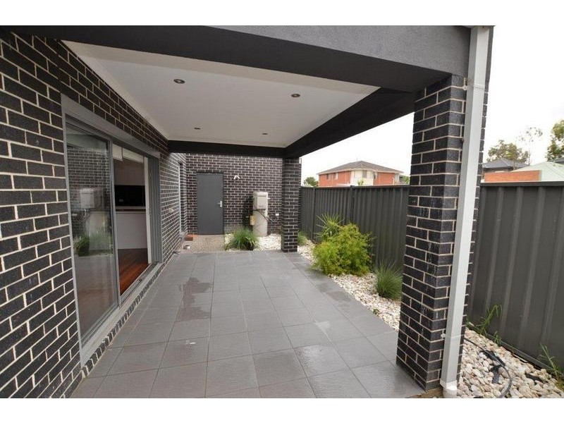 2/3 Montgomery Street, Maidstone VIC 3012