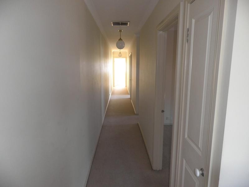 2/29 Commercial Street, Maidstone VIC 3012