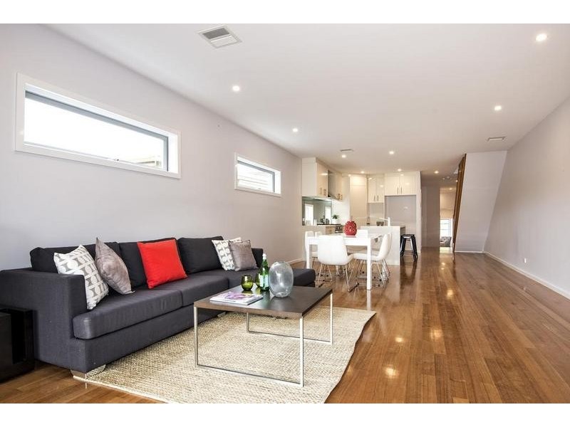 2/8 Charlotte Street, Yarraville VIC 3013