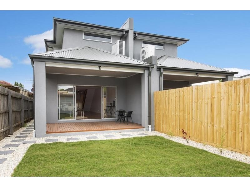 2/8 Charlotte Street, Yarraville VIC 3013