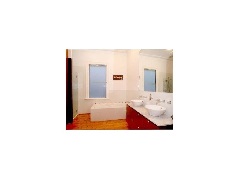 32 Elphin Street, Newport VIC 3015