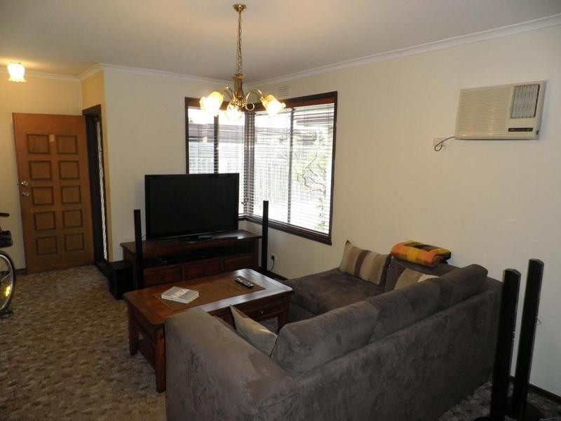 2/15 Greene Street, South Kingsville VIC 3015