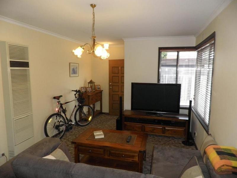 2/15 Greene Street, South Kingsville VIC 3015