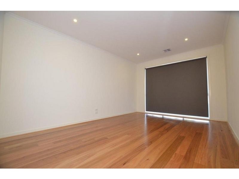 32 Souter Crescent, Footscray VIC 3011