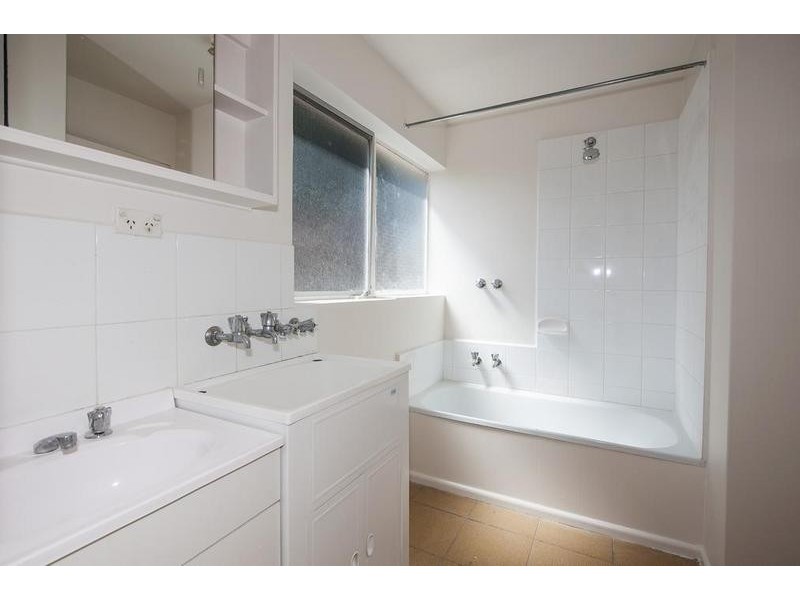 4/187 Charles Street, Seddon VIC 3011