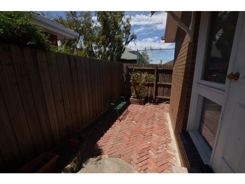 4/13 Bishop Street, Kingsville VIC 3012