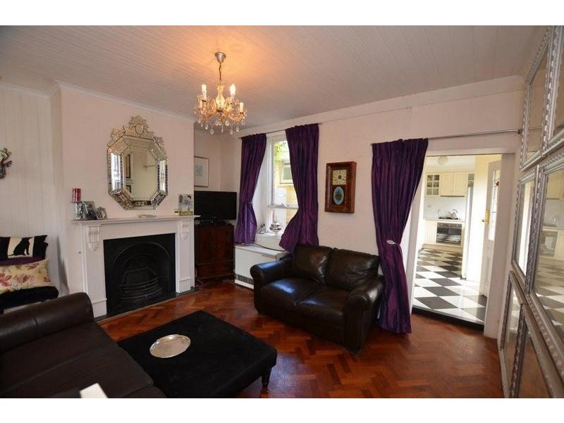 2/98 Summerhill Road, West Footscray VIC 3012