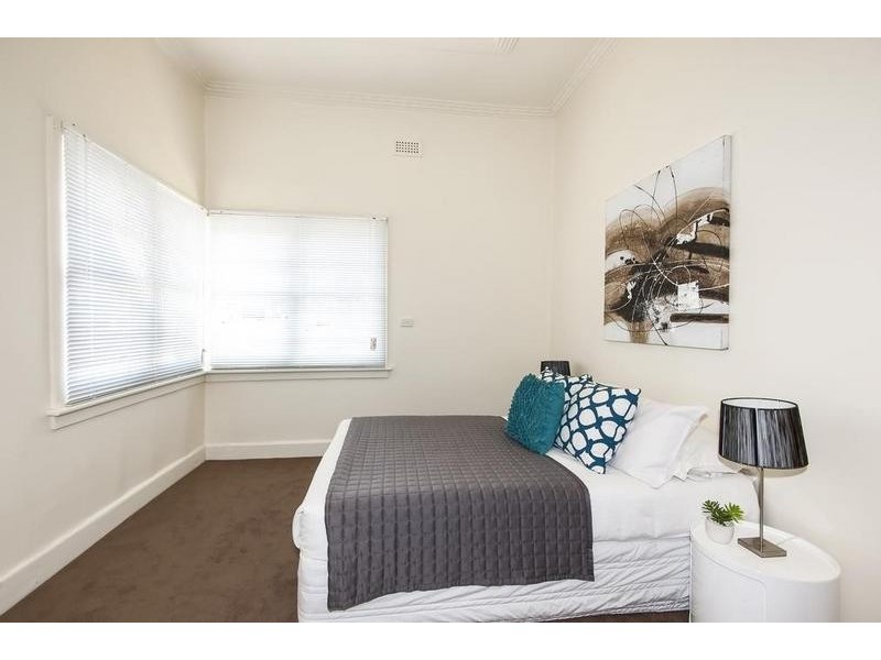 9 Williamstown Road, Seddon VIC 3011