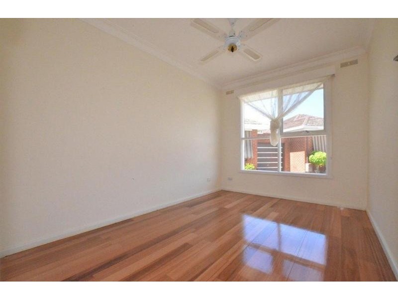 8/11 Bishop Street, Kingsville VIC 3012