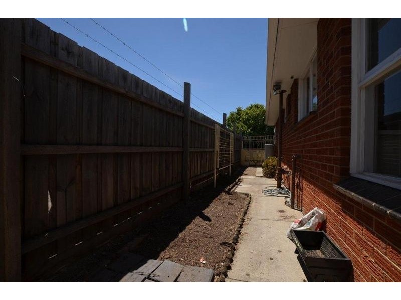 8/11 Bishop Street, Kingsville VIC 3012