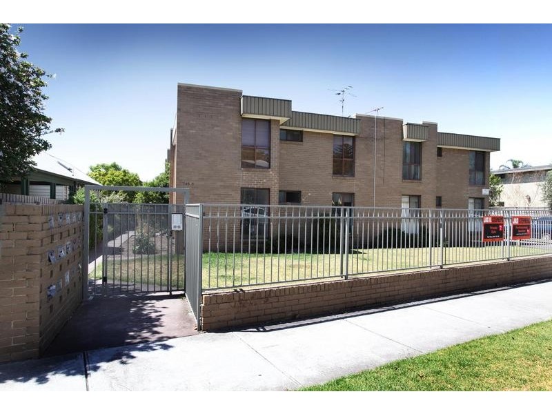 1/245-249 Nicholson Street, Seddon VIC 3011