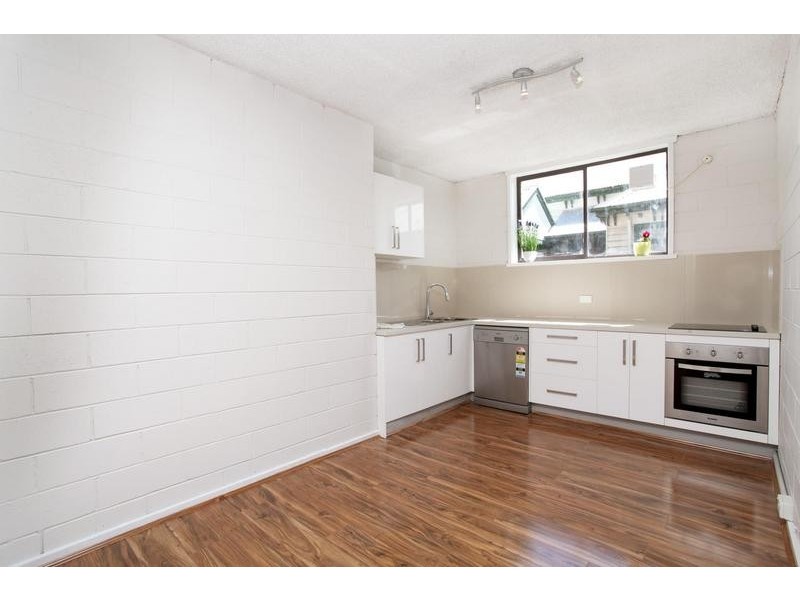 1/245-249 Nicholson Street, Seddon VIC 3011