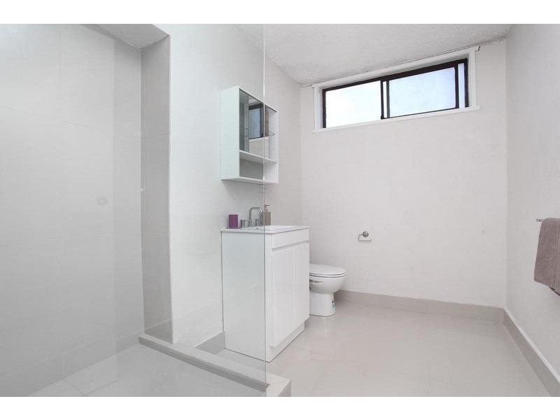 1/245-249 Nicholson Street, Seddon VIC 3011