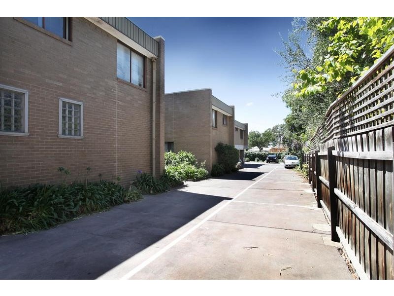 1/245-249 Nicholson Street, Seddon VIC 3011