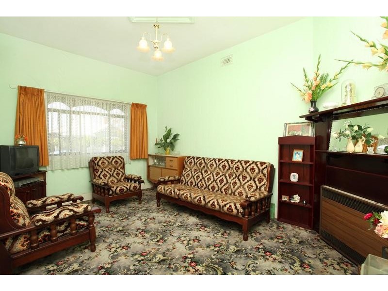 82 Coronation Street, Kingsville VIC 3012