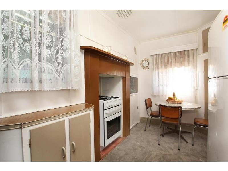 82 Coronation Street, Kingsville VIC 3012