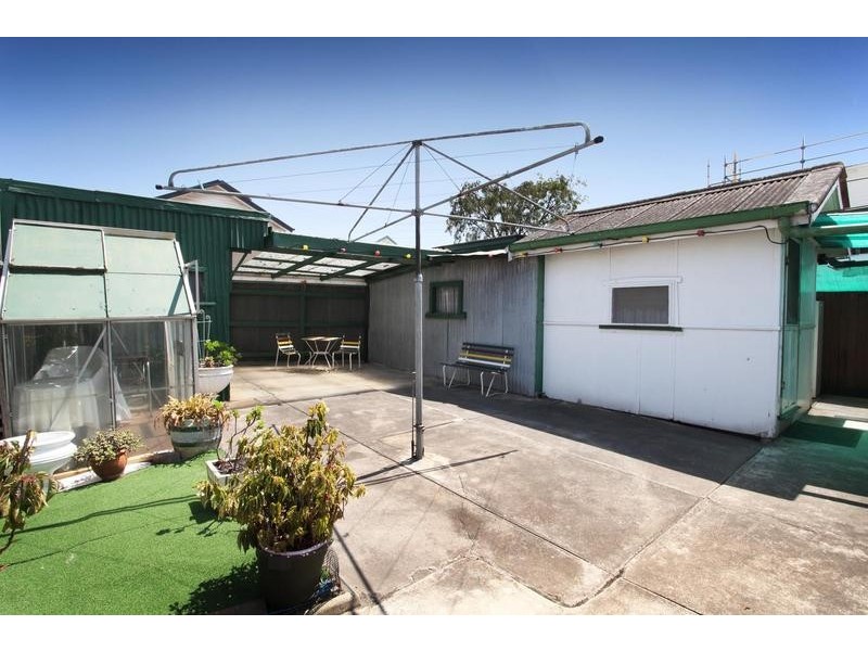 82 Coronation Street, Kingsville VIC 3012