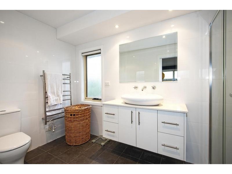 20 Empress Avenue, Kingsville VIC 3012