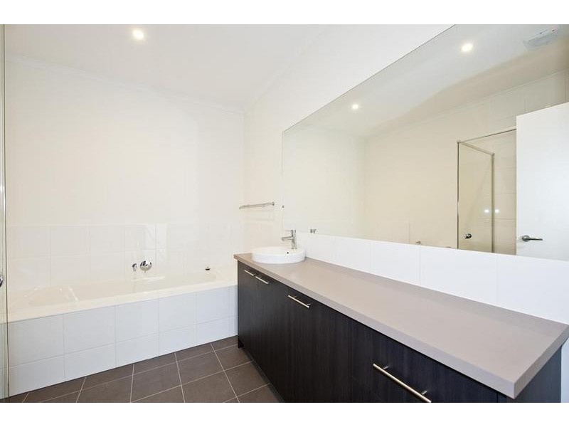 8/20 Hewitt Avenue, Footscray VIC 3011