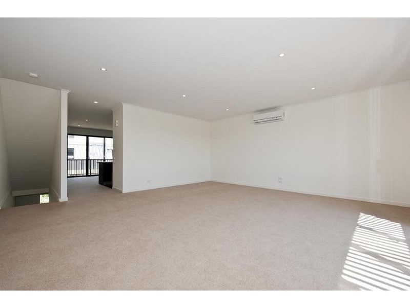 8/20 Hewitt Avenue, Footscray VIC 3011