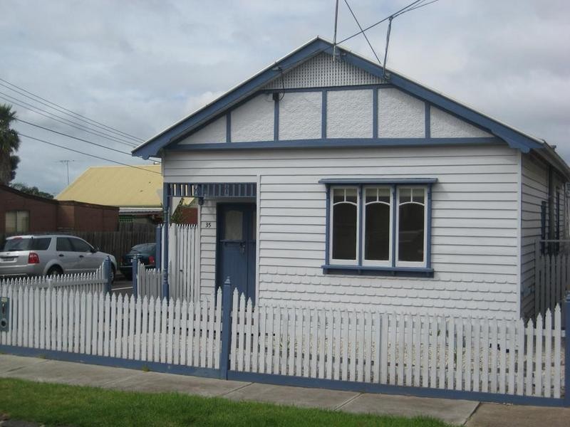 35 Robbs Road, West Footscray VIC 3012