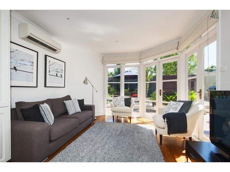 18 Empress Avenue, Kingsville VIC 3012