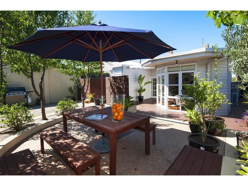 18 Empress Avenue, Kingsville VIC 3012