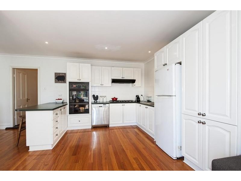 18 Empress Avenue, Kingsville VIC 3012