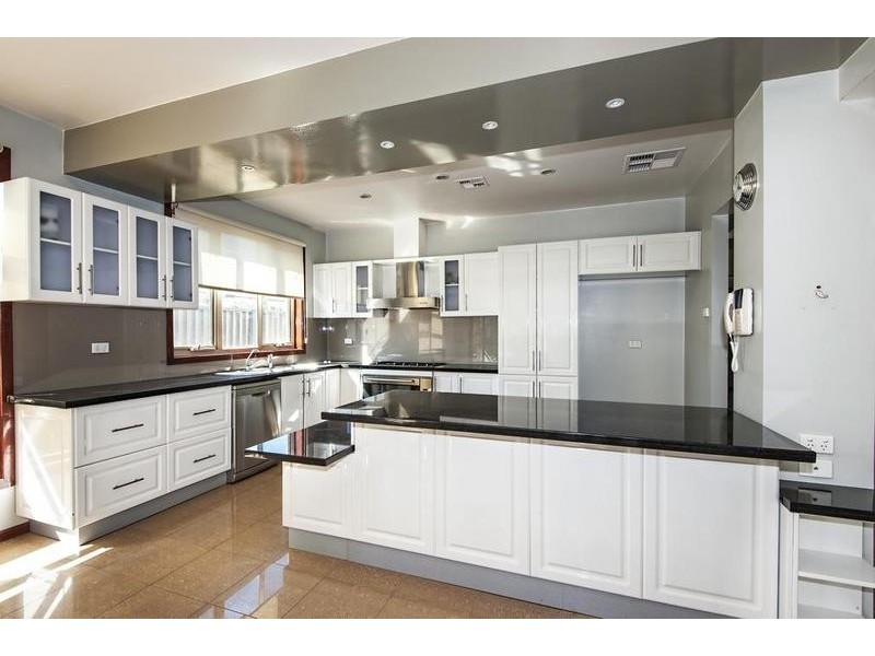 4 Bluebell Court, Sunshine North VIC 3020