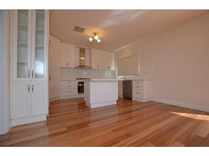 6 South Street, Seddon VIC 3011