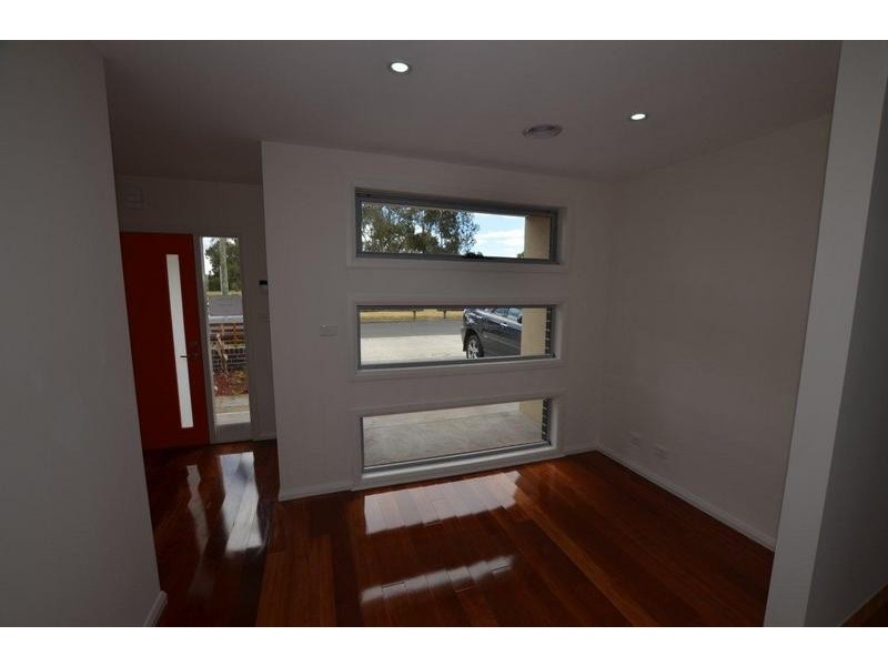 1/10 Greenham Street, Maidstone VIC 3012