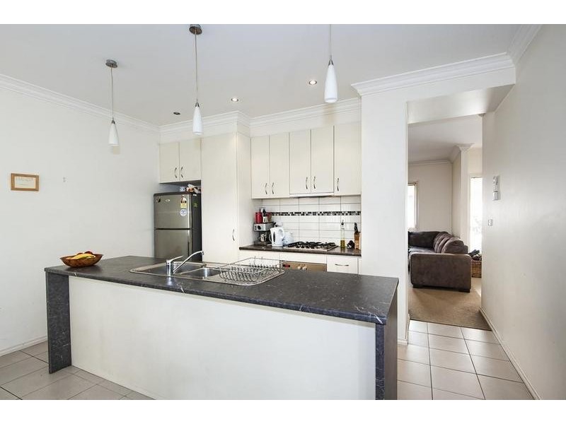 2/14 Omar Street, Maidstone VIC 3012