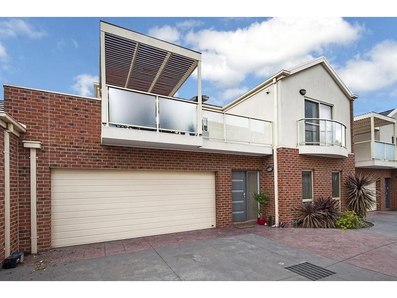 2/14 Omar Street, Maidstone VIC 3012