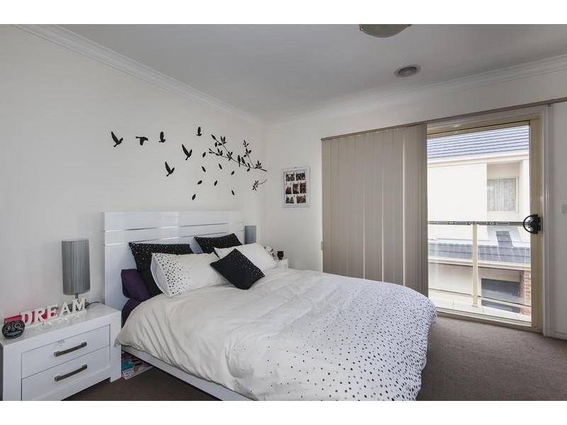 2/14 Omar Street, Maidstone VIC 3012