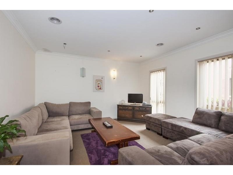 2/14 Omar Street, Maidstone VIC 3012