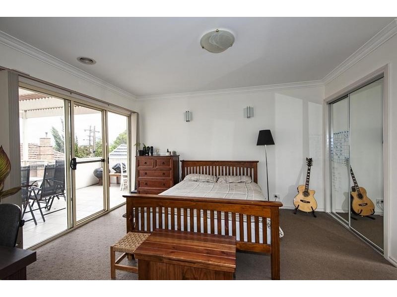 2/14 Omar Street, Maidstone VIC 3012