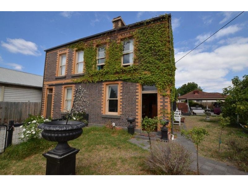 2/98 Summerhill Road, West Footscray VIC 3012