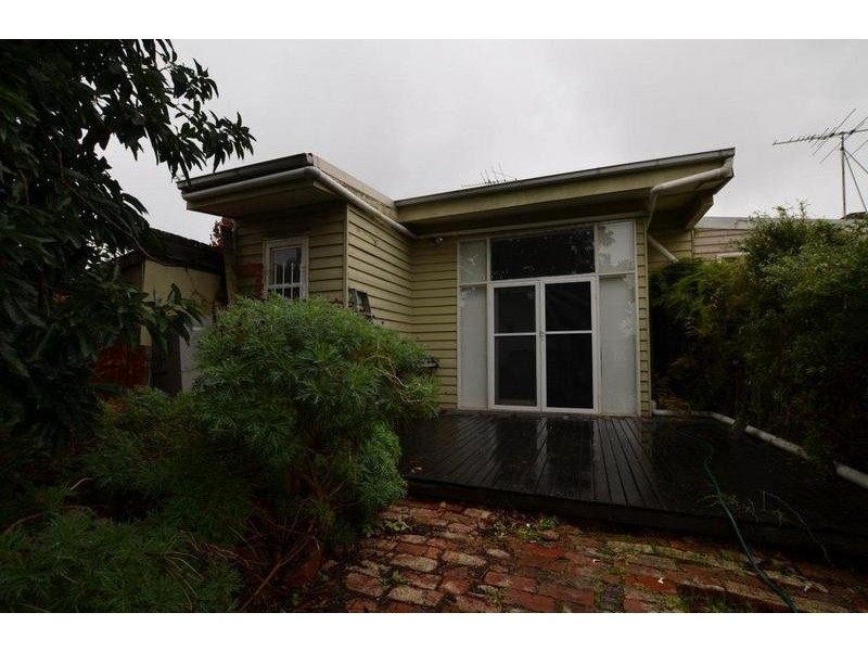 32 Alexander Street, Seddon VIC 3011