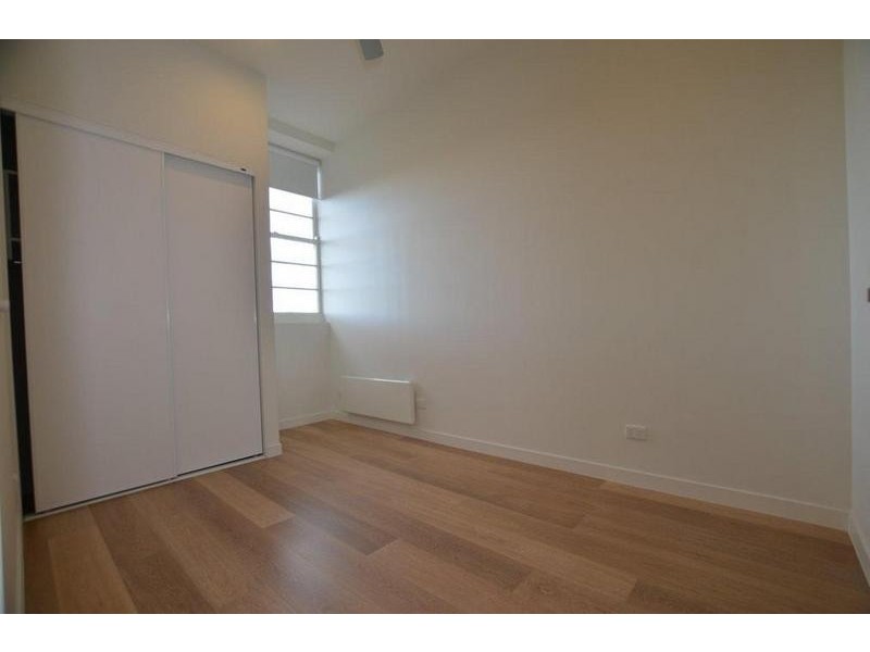 102/64 Cross Street, Footscray VIC 3011