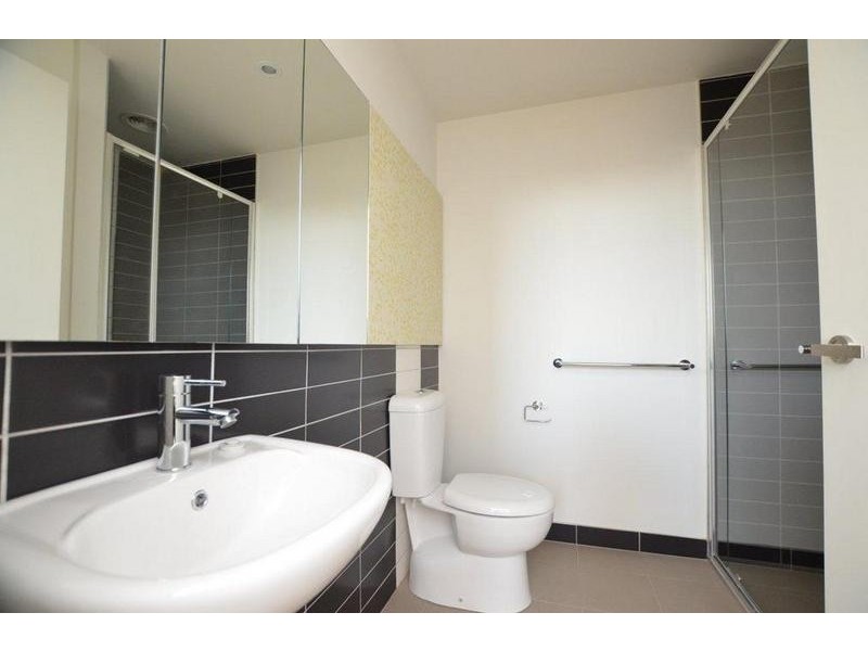 102/64 Cross Street, Footscray VIC 3011