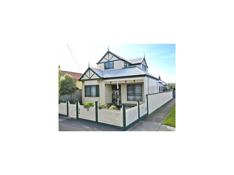 13 Queensville Street, Kingsville VIC 3012