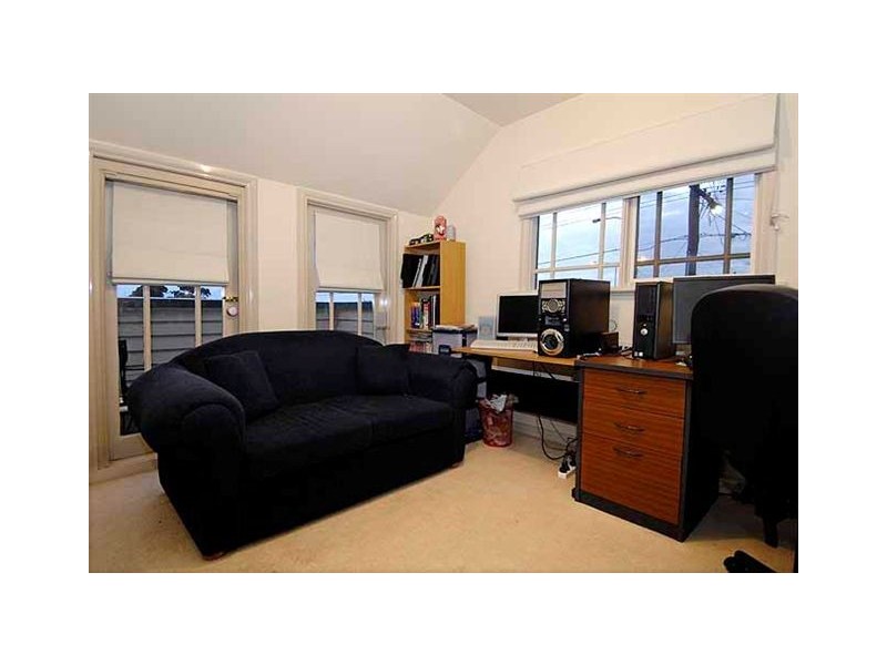 13 Queensville Street, Kingsville VIC 3012