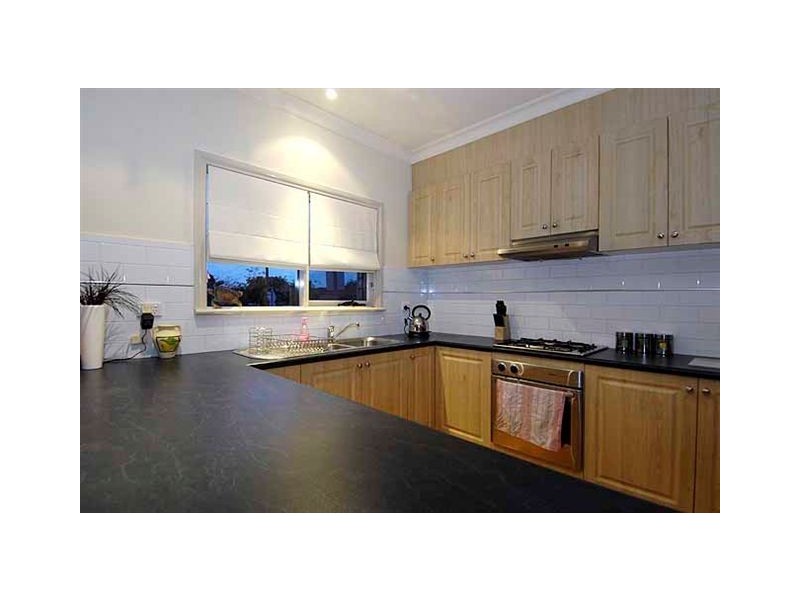 13 Queensville Street, Kingsville VIC 3012