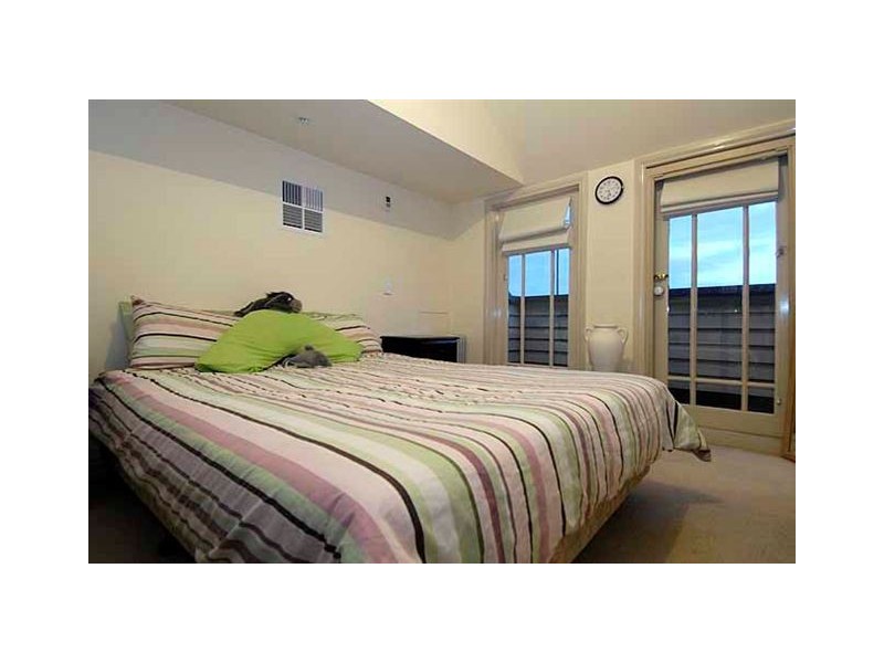 13 Queensville Street, Kingsville VIC 3012