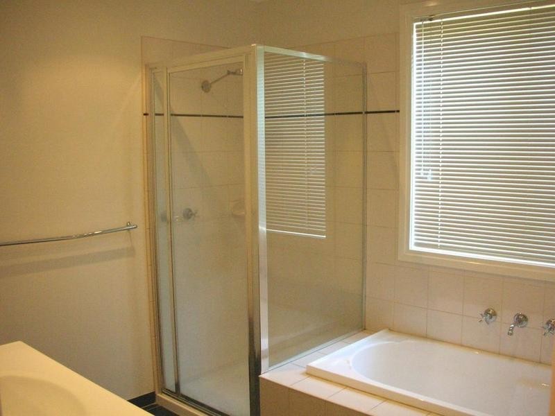 2/5 Madden Street, Maidstone VIC 3012