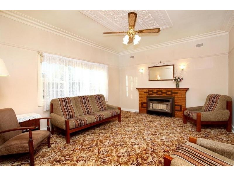 15 Dunedin Street, Maidstone VIC 3012