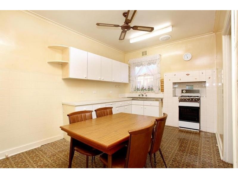 15 Dunedin Street, Maidstone VIC 3012