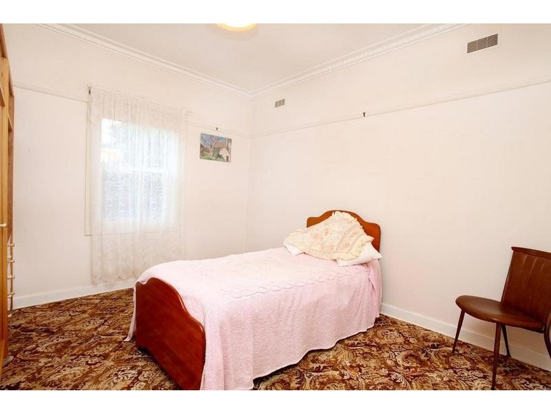 15 Dunedin Street, Maidstone VIC 3012