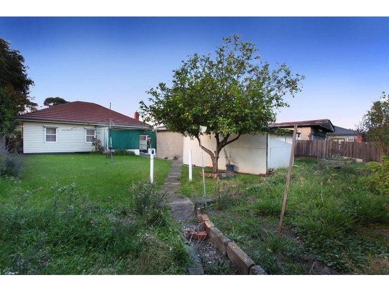 15 Dunedin Street, Maidstone VIC 3012